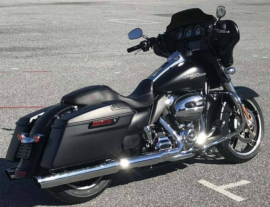 2017 Harley-Davidson® FLHXS - Street Glide® Special