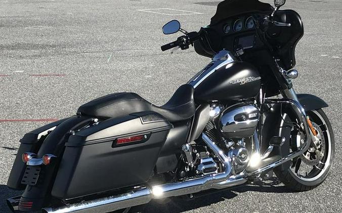 2017 Harley-Davidson® FLHXS - Street Glide® Special