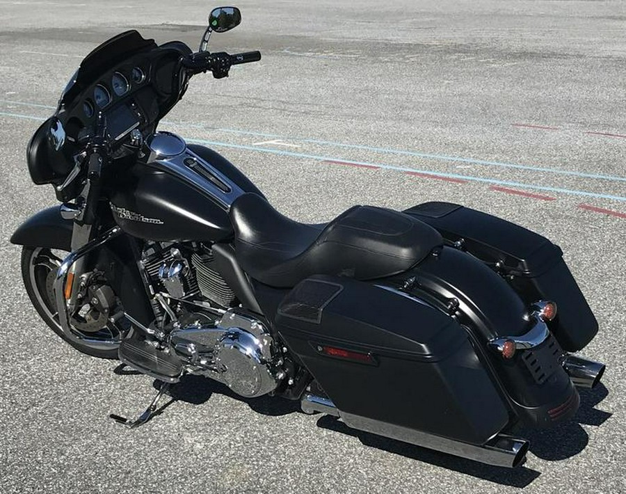 2017 Harley-Davidson® FLHXS - Street Glide® Special