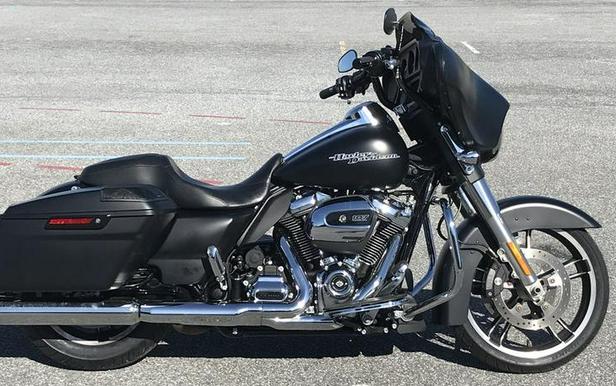 2017 Harley-Davidson® FLHXS - Street Glide® Special