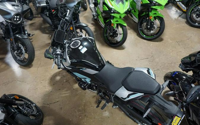 2025 Kawasaki Z900 ABS Galaxy Silver/Metallic Spark Black