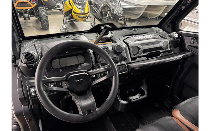 2023 Can-Am Defender Limited CAB HD10