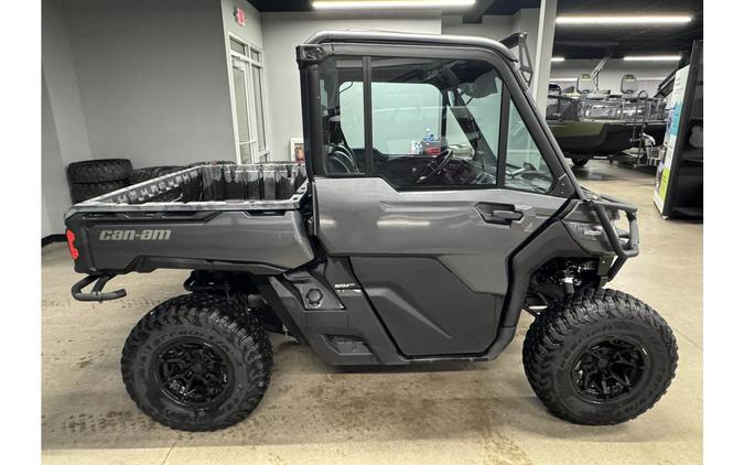 2023 Can-Am Defender Limited CAB HD10