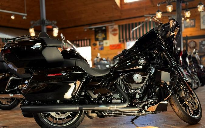2026 Harley-Davidson® Street Glide Limited Vivid Black Black Trim