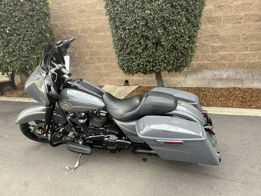 FLHXS 2022 Street Glide® Special