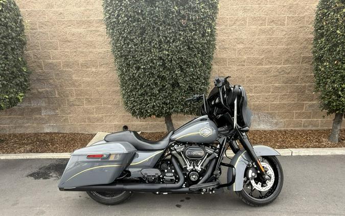 FLHXS 2022 Street Glide® Special