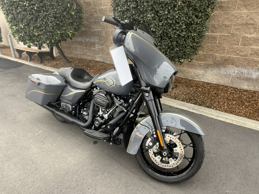 FLHXS 2022 Street Glide® Special