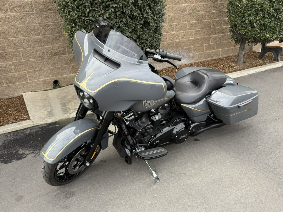 FLHXS 2022 Street Glide® Special