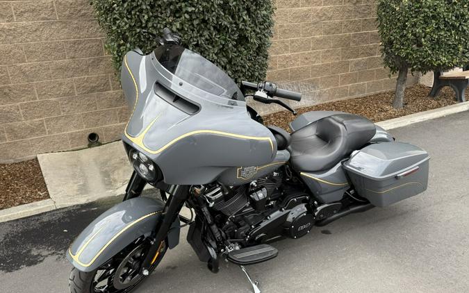 FLHXS 2022 Street Glide® Special