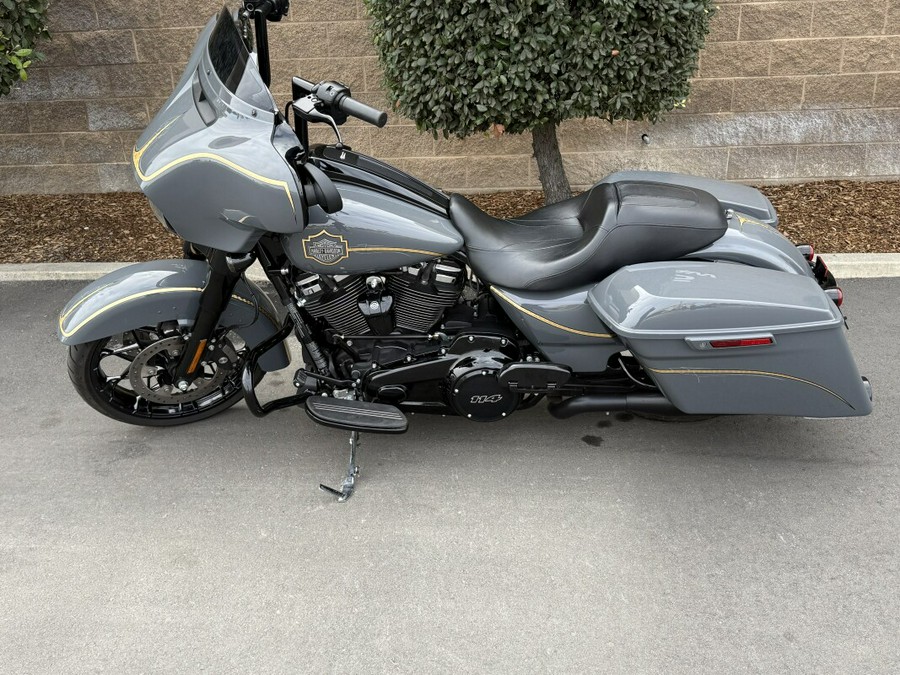 FLHXS 2022 Street Glide® Special