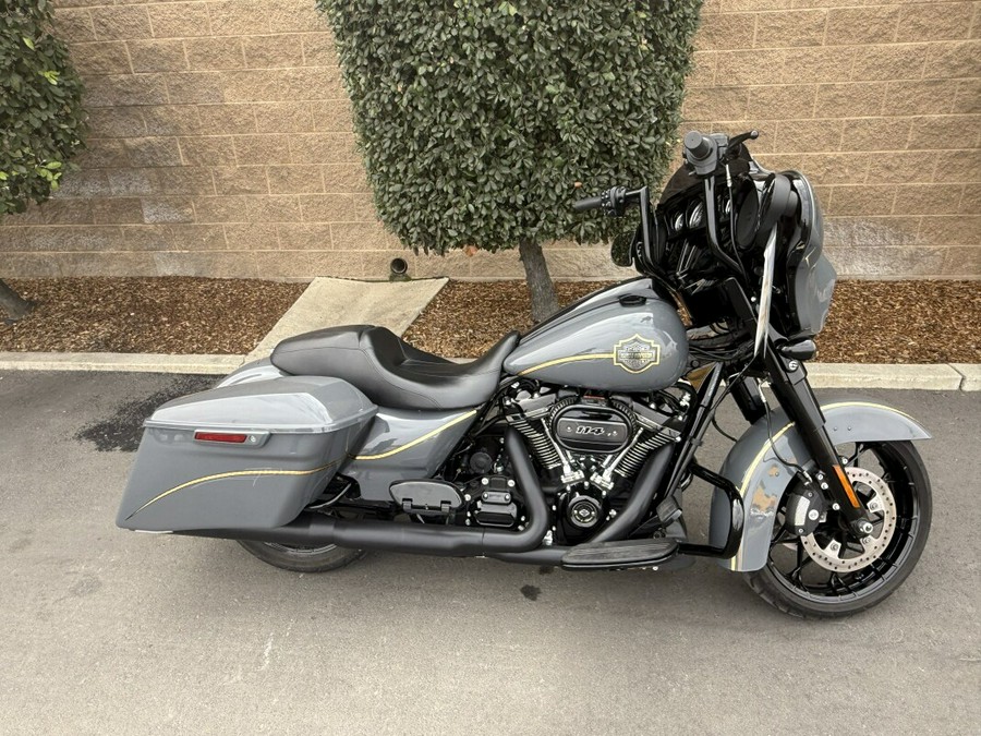 FLHXS 2022 Street Glide® Special