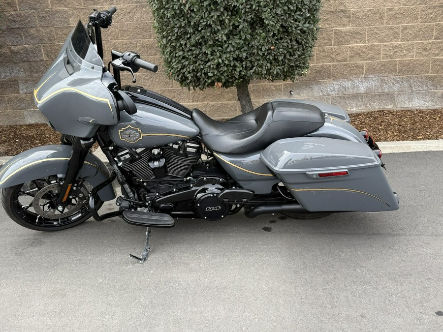 FLHXS 2022 Street Glide® Special