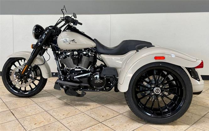 2023 Harley-Davidson Freewheeler