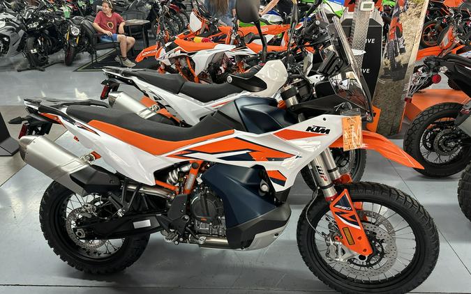 2023 KTM 890 Adventure R First Look [7 Fast Facts + 16 Photos]