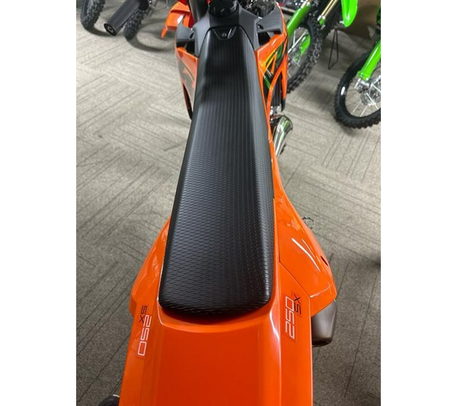 2025 KTM SX 250