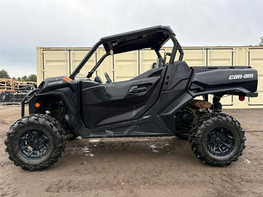 2025 Can-Am Commander XT 700