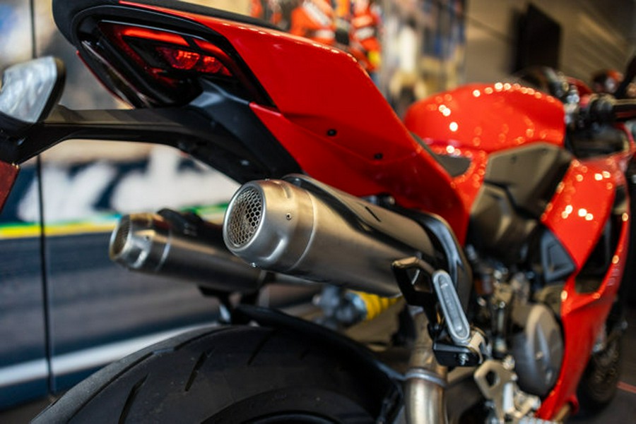 2027 Ducati PANIGALE V2
