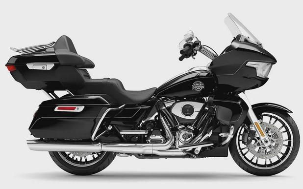 2026 Harley-Davidson® Road Glide Limited Vivid Black Chrome Trim