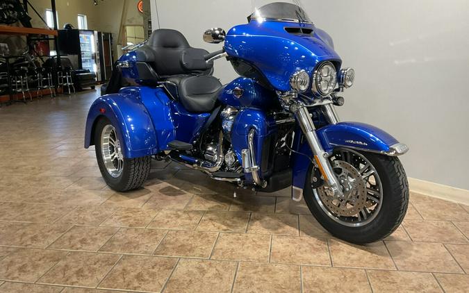 2024 Harley-Davidson® FLHTCUTG Tri Glide® Ultra Blue Burst
