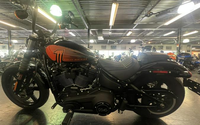 2022 Harley-Davidson Street Bob 114 Vivid Black FXBBS