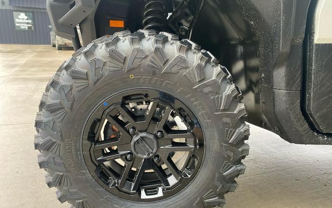 2027 Can-Am Defender XU MAX Limited HD11