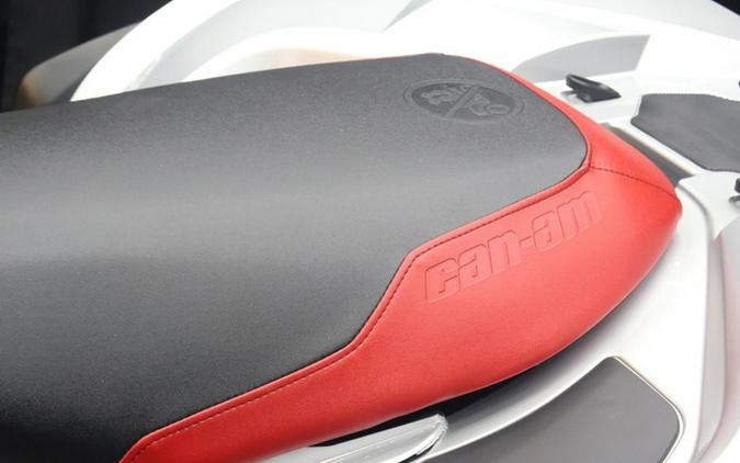 2026 Can-Am Renegade X mr 1000 R Hyper Silver & Legion Red