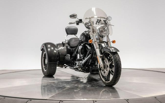 2016 HARLEY-DAVIDSON FLRT FREEWHEELER in Black Quartz
