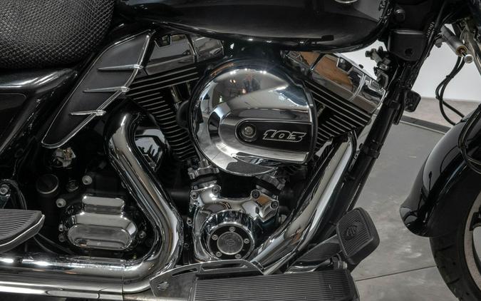 2016 HARLEY-DAVIDSON FLRT FREEWHEELER in Black Quarts