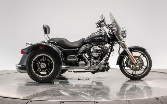 2016 HARLEY-DAVIDSON FLRT FREEWHEELER in Black Quartz
