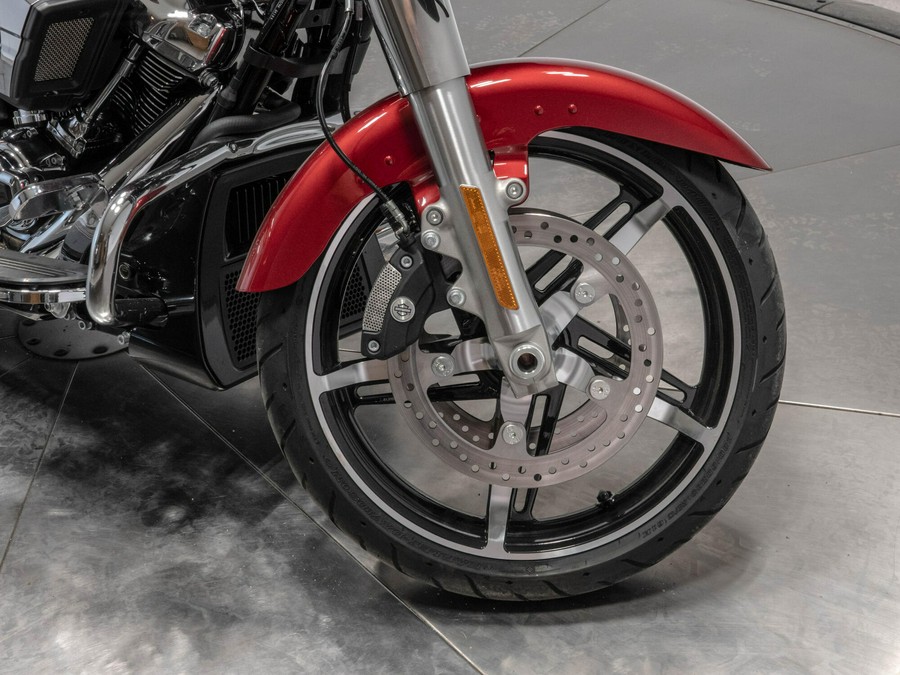 2025 HARLEY-DAVIDSON FLHX STREET GLIDE in Brilliant Red with 232 miles!