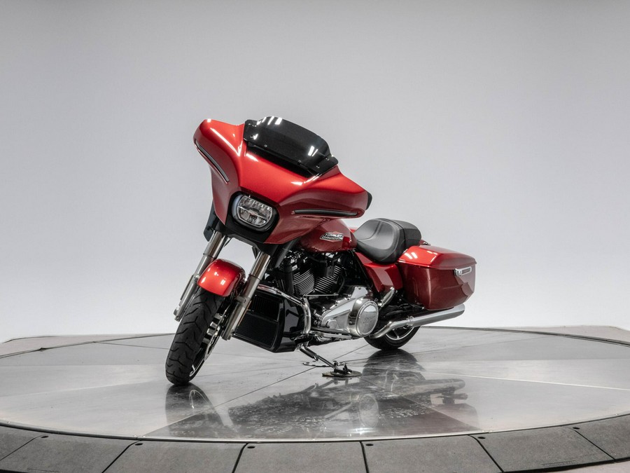 2025 HARLEY-DAVIDSON FLHX STREET GLIDE in Brilliant Red with 232 miles!