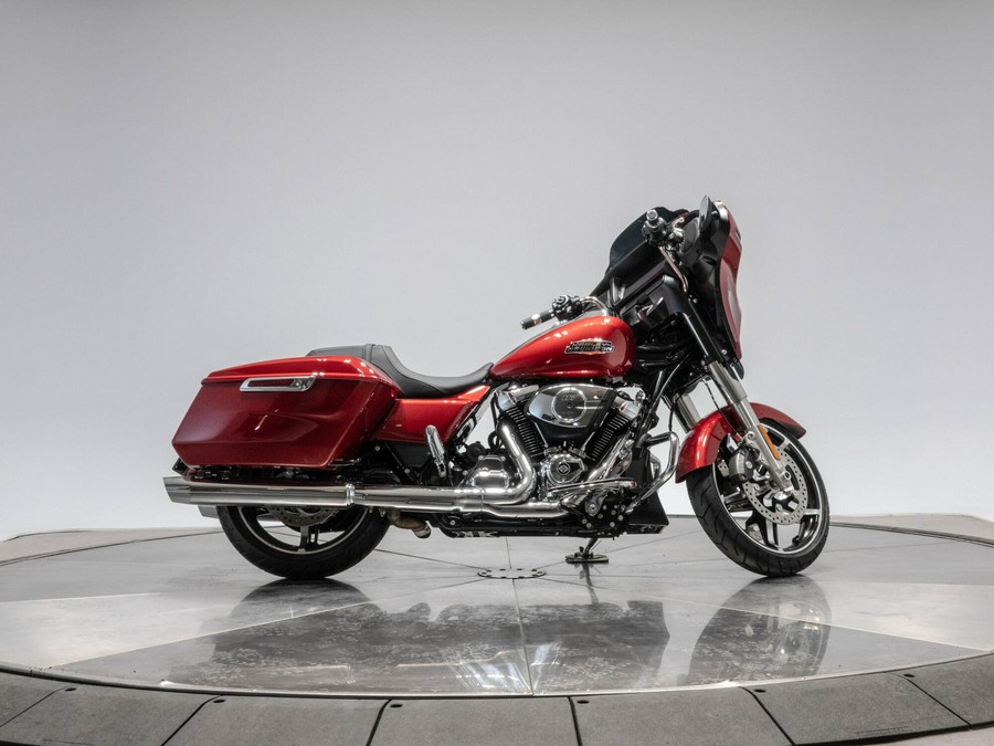2025 HARLEY-DAVIDSON FLHX STREET GLIDE in Brilliant Red with 232 miles!