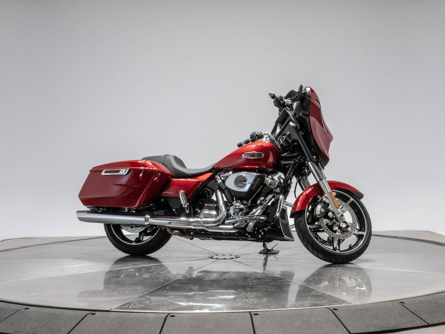 2025 HARLEY-DAVIDSON FLHX STREET GLIDE in Brilliant Red with 232 miles!