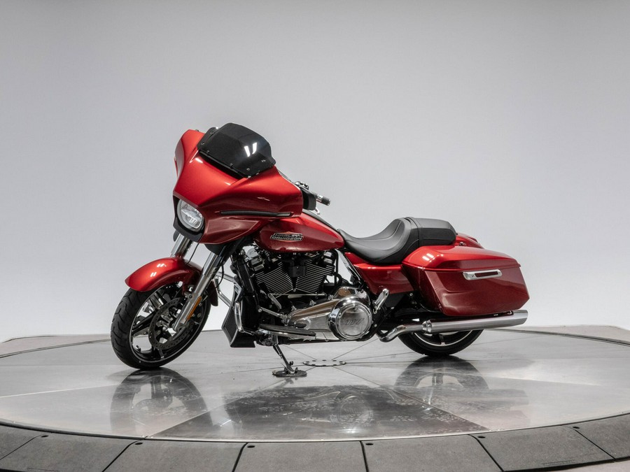 2025 HARLEY-DAVIDSON FLHX STREET GLIDE in Brilliant Red with 232 miles!