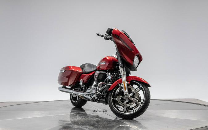 2025 HARLEY-DAVIDSON FLHX STREET GLIDE in Brilliant Red