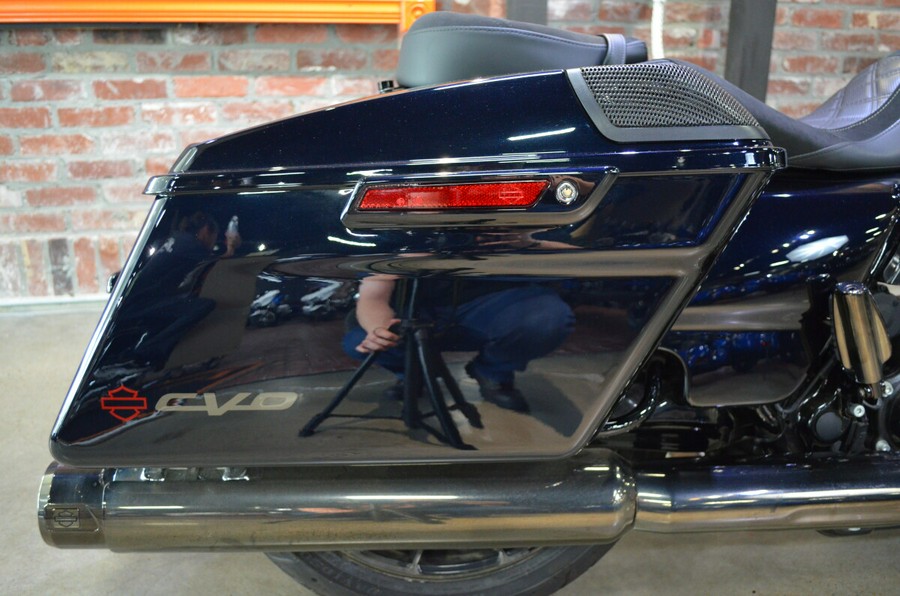 2022 Harley-Davidson CVO™ Street Glide Blue Steel