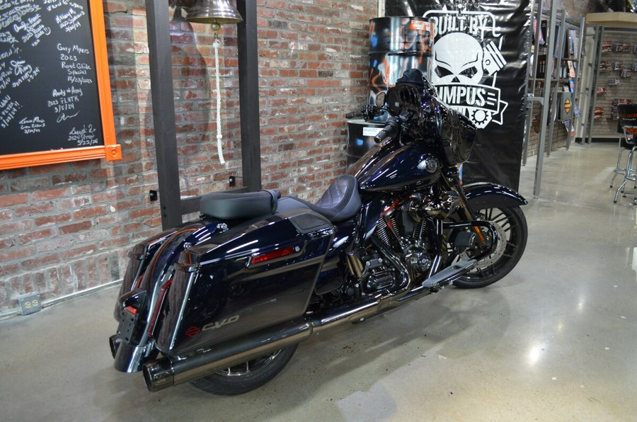 2022 Harley-Davidson CVO™ Street Glide Blue Steel