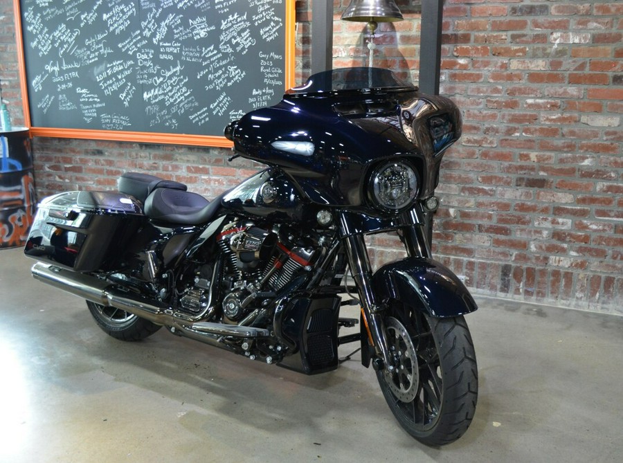 2022 Harley-Davidson CVO™ Street Glide Blue Steel