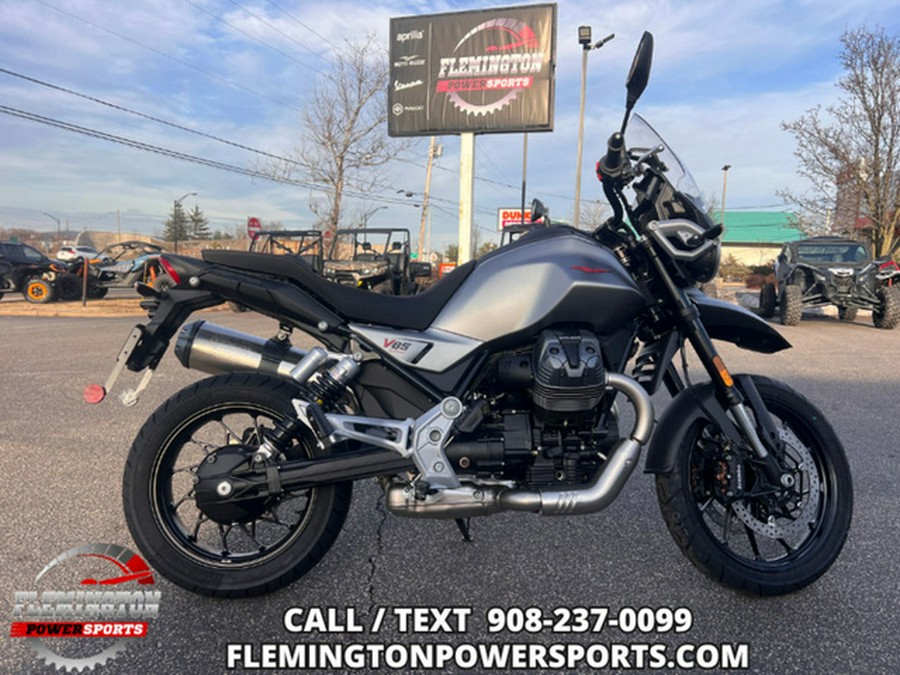 2025 MOTO GUZZI V85 Strada