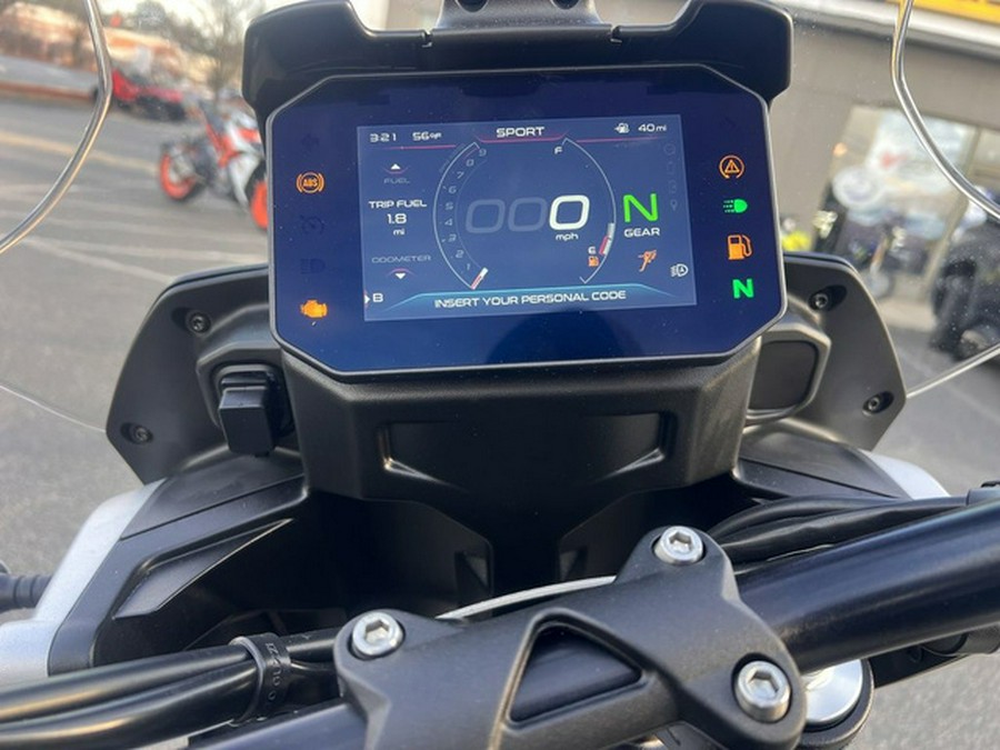 2025 MOTO GUZZI V85 Strada