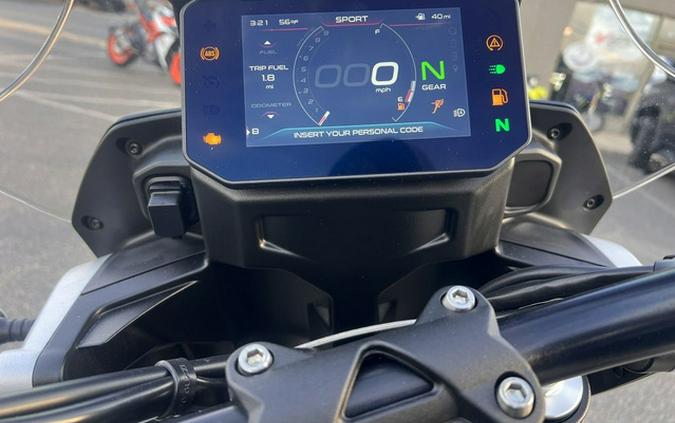 2025 MOTO GUZZI V85 Strada