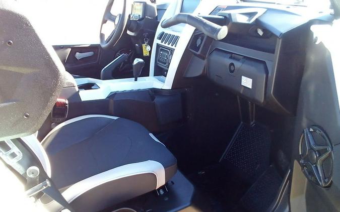 2022 Yamaha Wolverine RMAX2 1000 XT-R