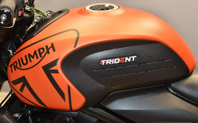 2023 Triumph Trident 660 Silver Ice Diablo Red