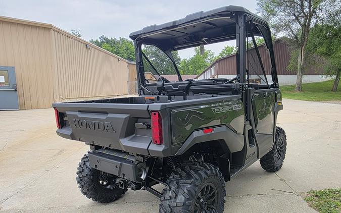 2026 Honda Pioneer 1000 Deluxe