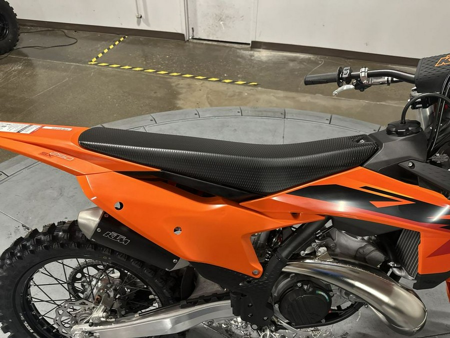 2025 KTM SX 250