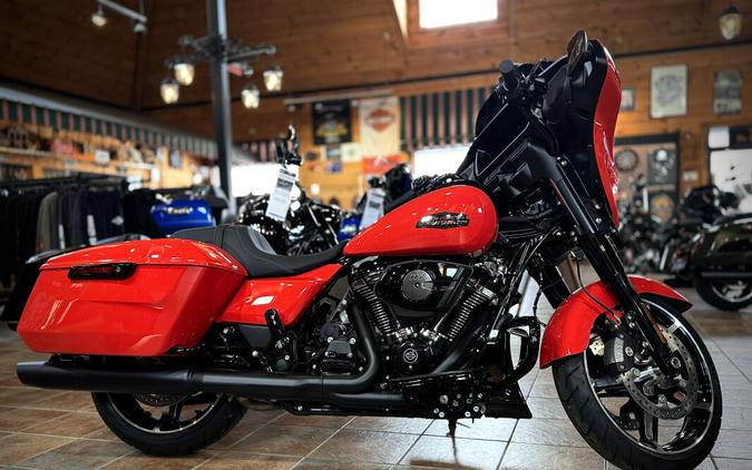 2026 Harley-Davidson® Street Glide® Blood Orange Black Trim