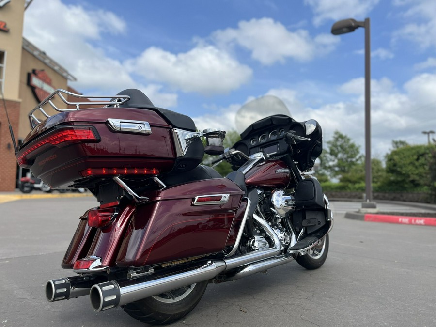 2015 Harley-Davidson® FLHTCUL Electra Glide® Ultra Classic® Low Mysterious Red Sunglow 642962