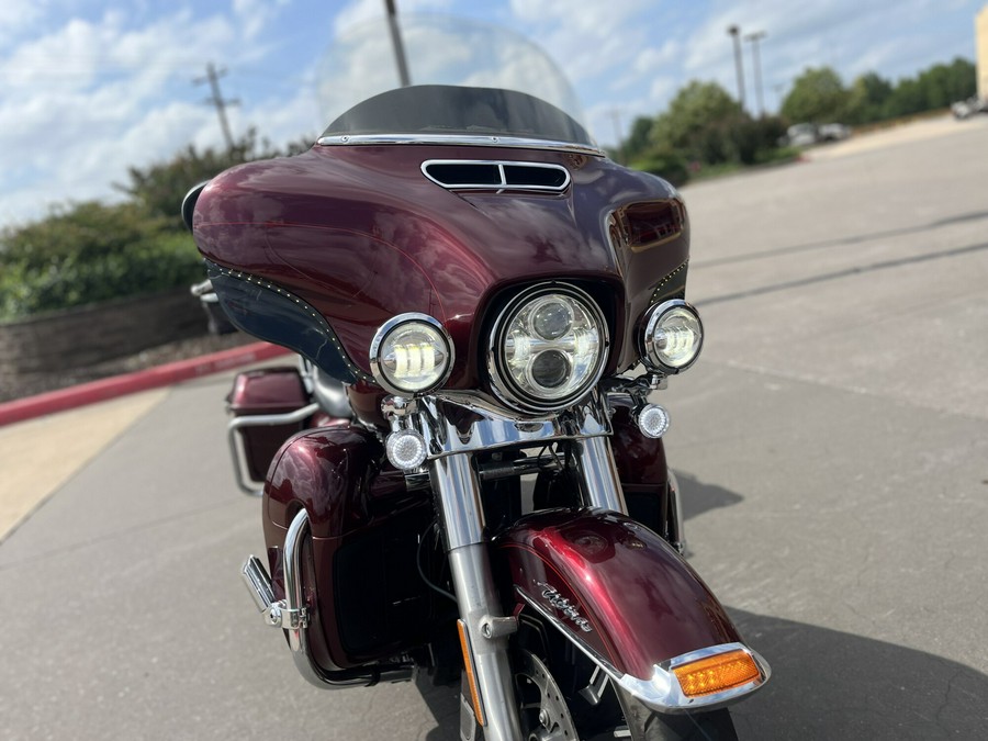 2015 Harley-Davidson® FLHTCUL Electra Glide® Ultra Classic® Low Mysterious Red Sunglow 642962