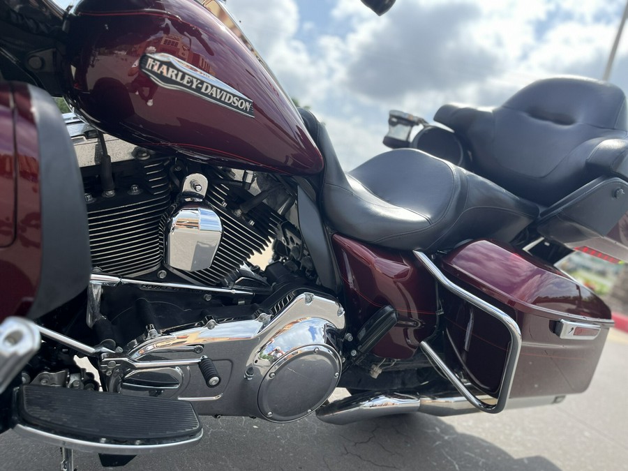 2015 Harley-Davidson® FLHTCUL Electra Glide® Ultra Classic® Low Mysterious Red Sunglow 642962