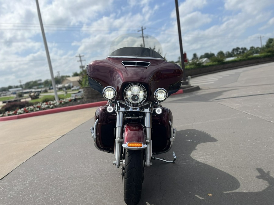 2015 Harley-Davidson® FLHTCUL Electra Glide® Ultra Classic® Low Mysterious Red Sunglow 642962